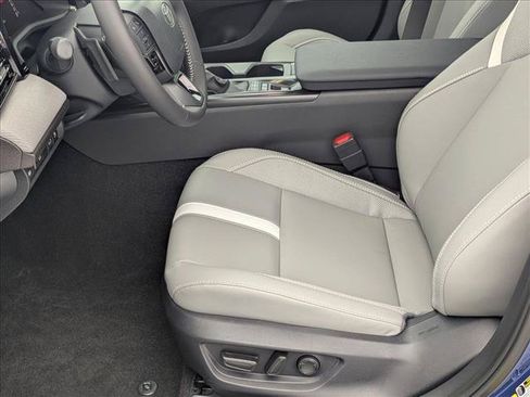New 2026 Toyota Camry SE FWD image 4