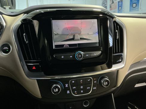 Used 2022 Chevrolet Traverse LS AWD/4WD image 20