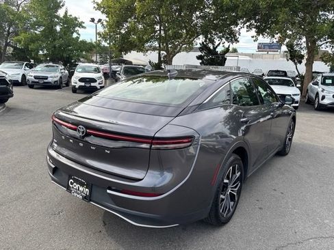 Used 2023 Toyota Crown w/ Carpet Mat Package (TMS) AWD/4WD image 8