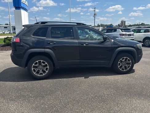 Used 2022 Jeep Cherokee Trailhawk AWD/4WD image 8
