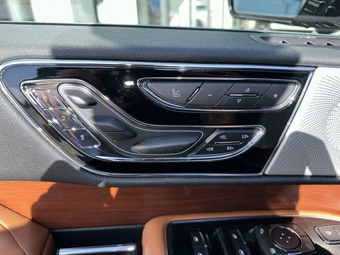 Certified 2020 Lincoln Navigator Reserve w/ Luxury Package image 14