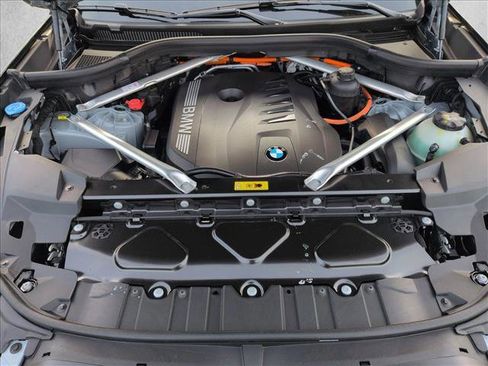 New 2026 BMW X5 xDrive50e w/ Executive Package image 17