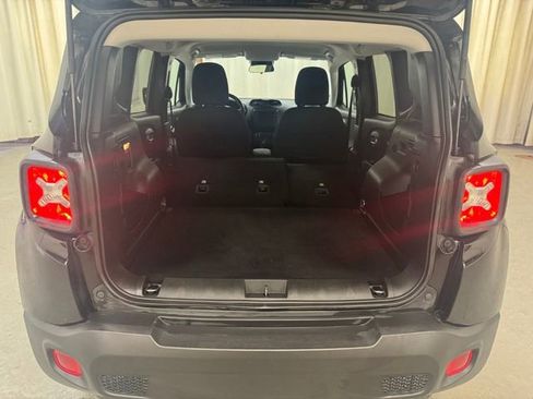Used 2020 Jeep Renegade Latitude w/ Cold Weather Group AWD/4WD image 30