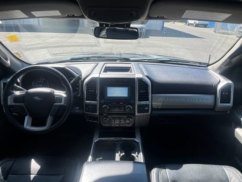 Used 2018 Ford F250 Lariat w/ Lariat Ultimate Package AWD/4WD image 13