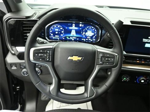 Used 2023 Chevrolet Silverado 1500 LT image 15