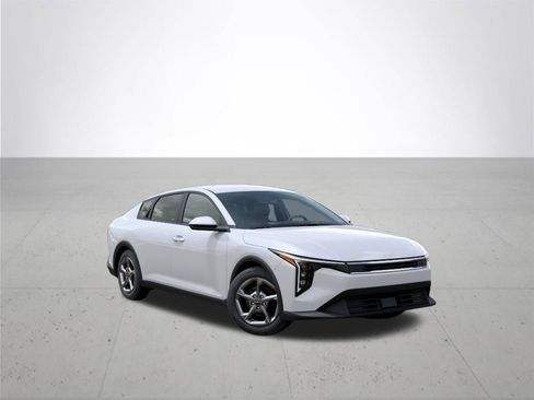 New 2026 Kia K4 LXS image 8
