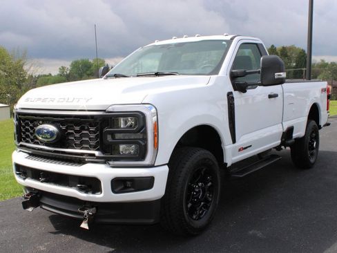 Used 2023 Ford F350 XL w/ STX Appearance Package AWD/4WD image 3