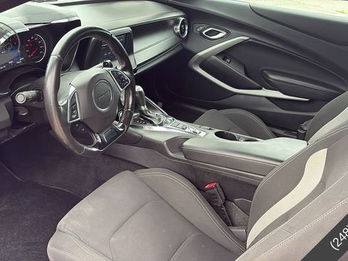 Used 2019 Chevrolet Camaro LT image 10