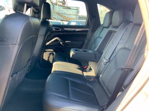 Used 2012 Porsche Cayenne AWD/4WD image 26