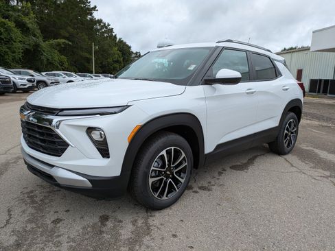 New 2026 Chevrolet TrailBlazer LT w/ Convenience Package FWD image 8