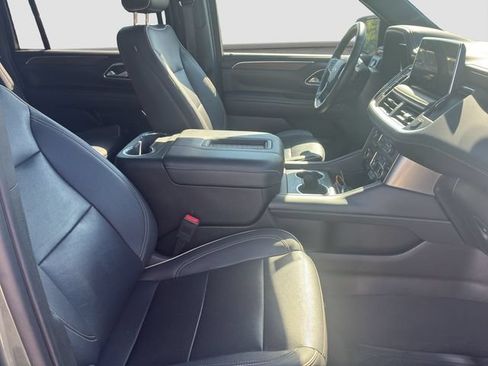 Used 2023 Chevrolet Suburban Premier AWD/4WD image 9