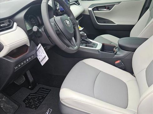 New 2025 Toyota RAV4 Limited image 11