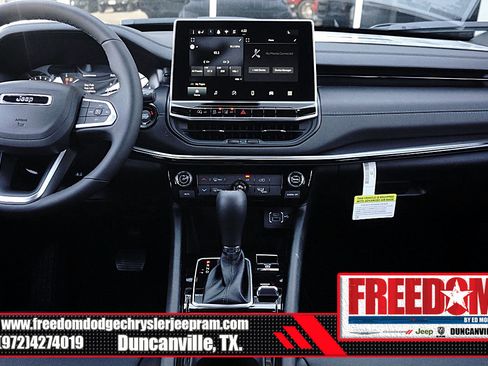 New 2026 Jeep Compass Latitude image 19