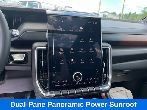 Used 2026 GMC Yukon Denali w/ Sun & Power Step Package AWD/4WD image 19