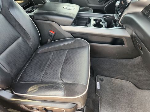 Used 2025 RAM 1500 Laramie AWD/4WD image 15