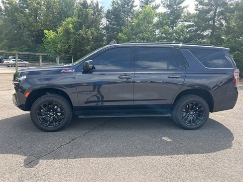 Used 2022 Chevrolet Tahoe Z71 w/ Luxury Package AWD/4WD image 8