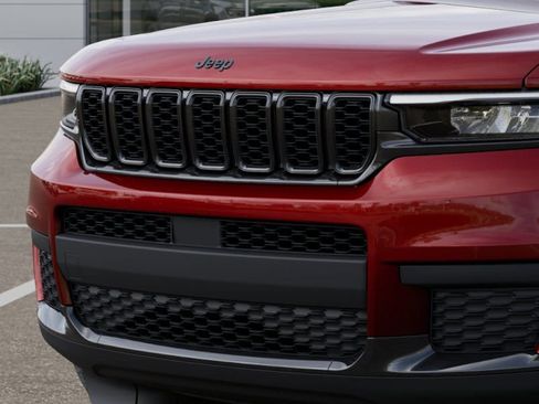 New 2025 Jeep Grand Cherokee L Laredo image 11