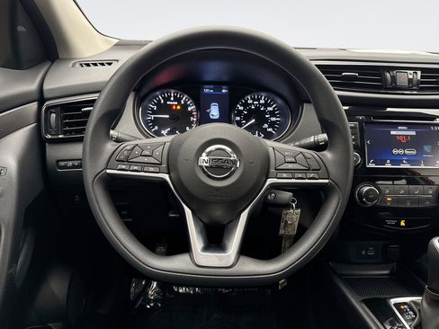 Used 2022 Nissan Rogue Sport S image 13