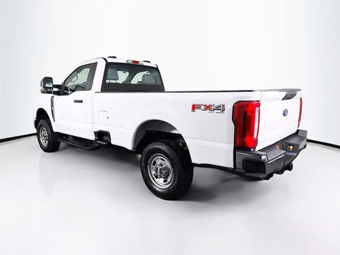 Used 2023 Ford F250 XL w/ FX4 Off-Road Package AWD/4WD image 9