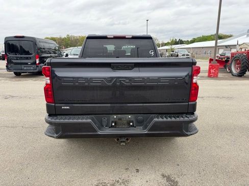 Used 2022 Chevrolet Silverado 1500 Custom w/ LPO, Dark Essentials Package AWD/4WD image 7
