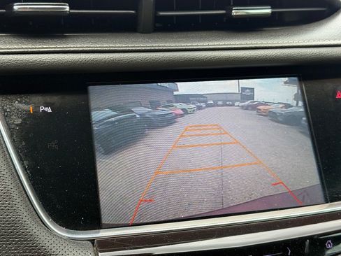 Used 2017 Cadillac XT5 FWD image 30