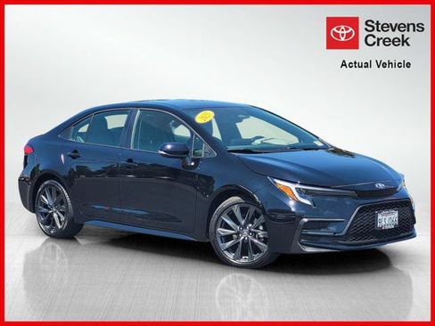 Certified 2025 Toyota Corolla SE w/ Convenience Package FWD image 1