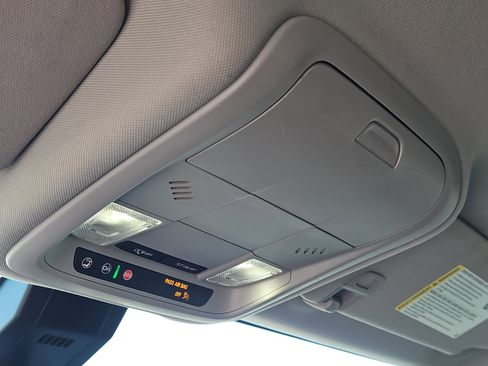 Used 2024 Chevrolet Equinox LT image 32