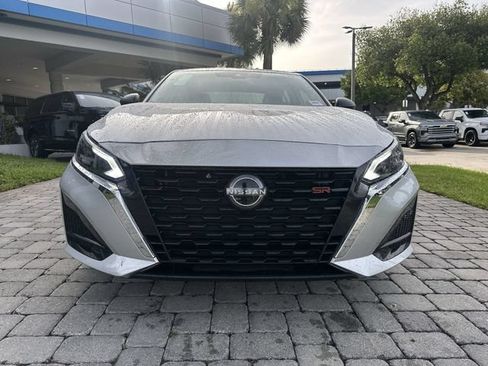 Used 2024 Nissan Altima 2.5 SV FWD image 19