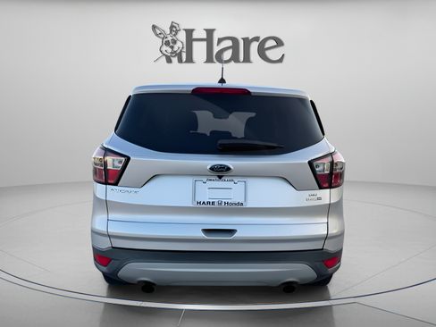 Used 2017 Ford Escape SE w/ SE Cold Weather Package AWD/4WD image 4