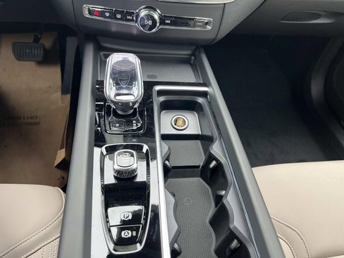 New 2026 Volvo XC60 B5 Plus w/ Climate Package image 31