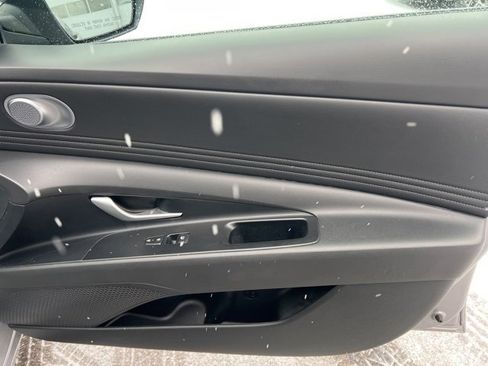 Used 2025 Hyundai Elantra SEL image 33