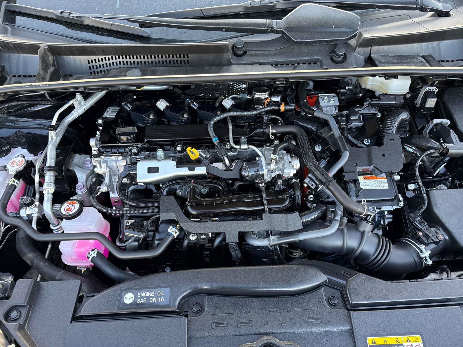 Used 2025 Toyota Prius LE FWD image 10