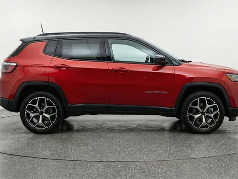 Used 2025 Jeep Compass Limited AWD/4WD image 11