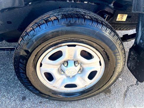 Used 2015 Toyota Tacoma 2WD Access Cab image 18
