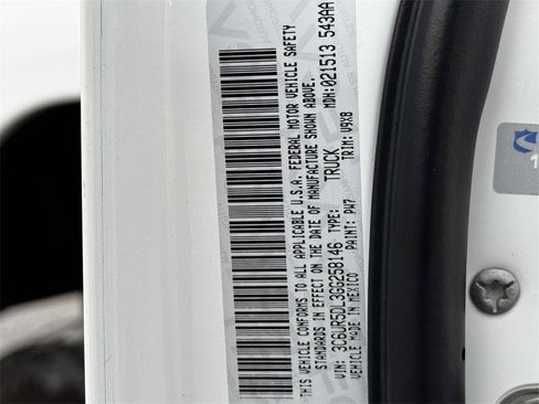 Used 2016 RAM 2500 SLT image 32