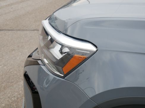 Used 2024 Volkswagen Taos SE image 16