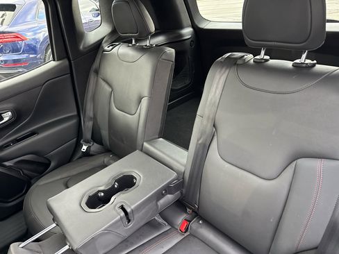 Used 2019 Jeep Renegade Trailhawk image 29