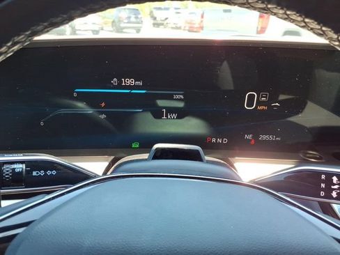 Used 2023 Cadillac Lyriq 2WD image 36