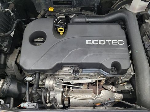 Used 2022 Chevrolet Equinox LS AWD/4WD image 30