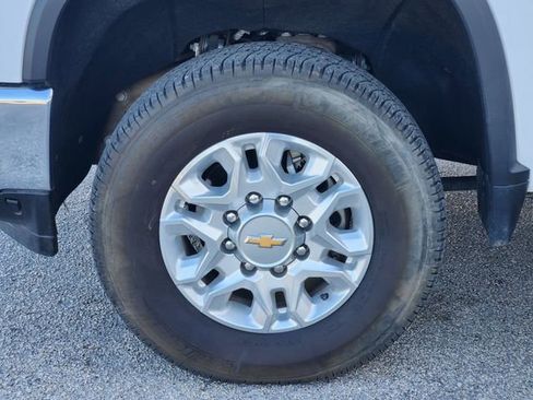 Used 2023 Chevrolet Silverado 2500 LT w/ Convenience Package image 8