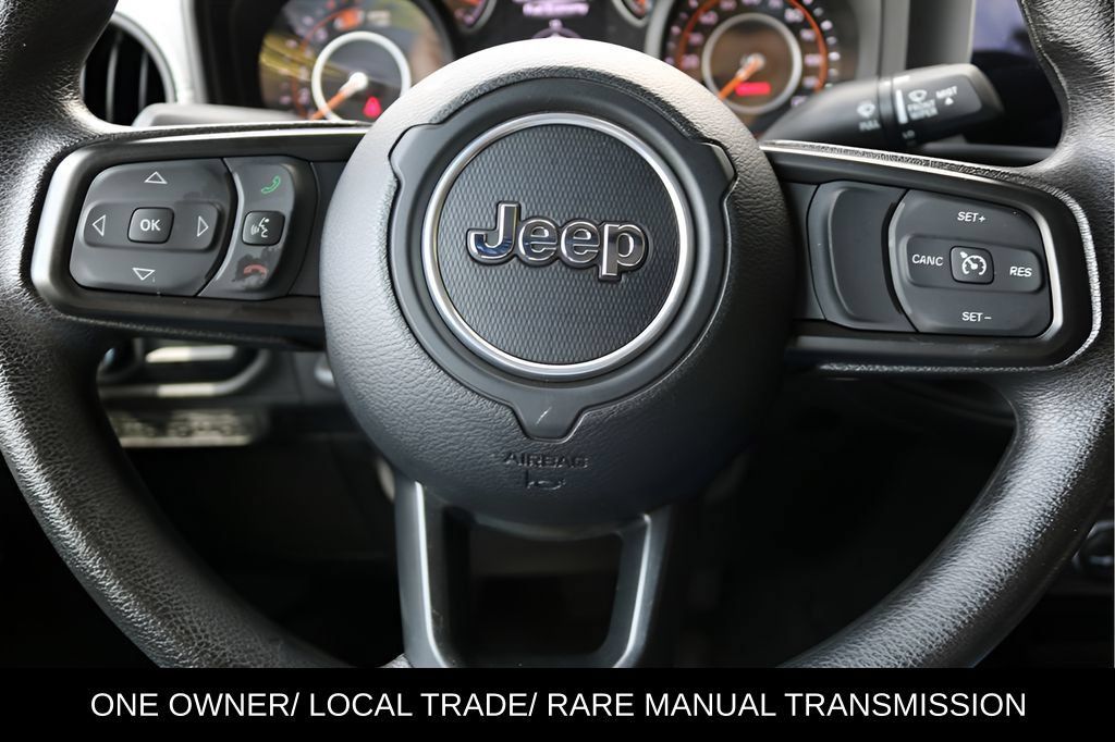 Used 2025 Jeep Wrangler Sport AWD/4WD image 19