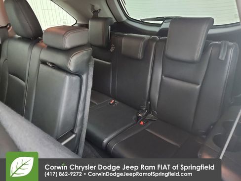 Used 2015 Toyota Highlander XLE image 32