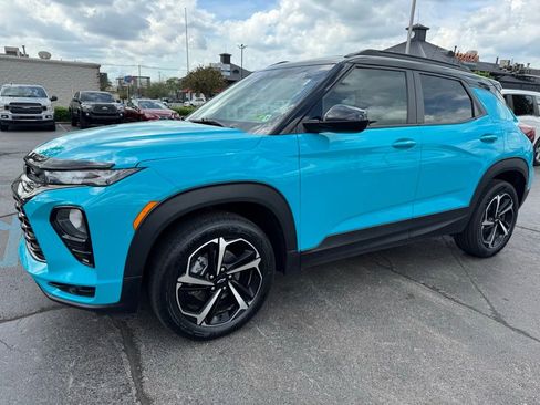 Used 2022 Chevrolet TrailBlazer RS w/ Sun and Liftgate Package image 2