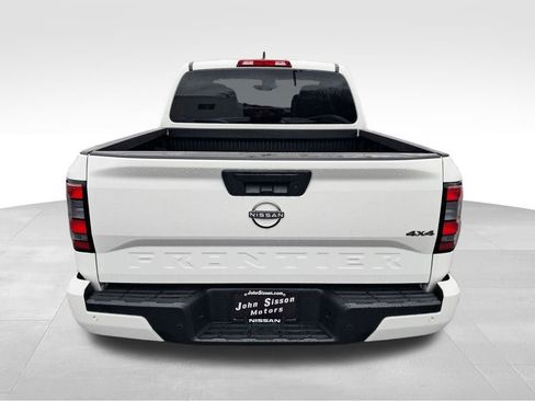 Certified 2025 Nissan Frontier SV image 10