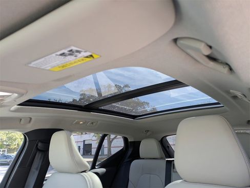 New 2026 Volvo XC40 B5 Ultra w/ Protection Package Premier image 24