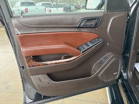 Used 2018 Chevrolet Suburban Premier image 28
