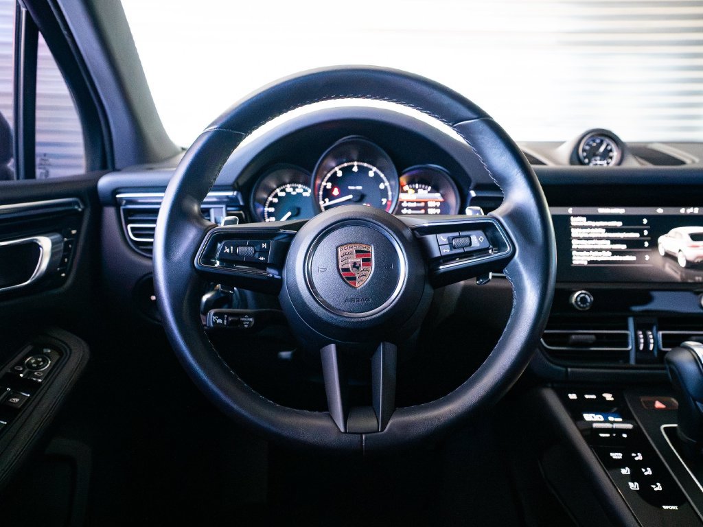 Certified 2024 Porsche Macan AWD/4WD image 24
