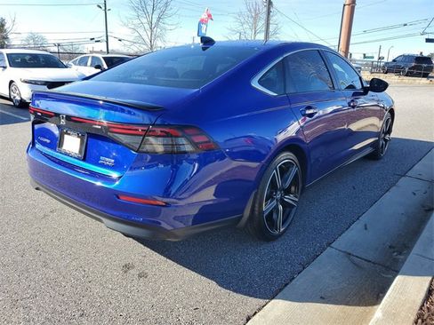 Used 2024 Honda Accord Sport image 4