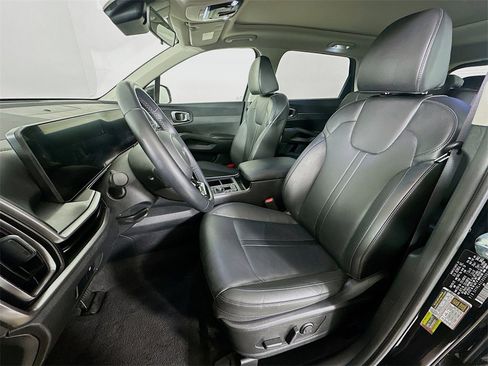 Certified 2025 Kia Sorento S w/ Panoramic Sunroof Package image 28