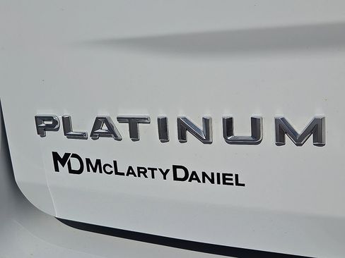 Used 2025 Ford Expedition Platinum AWD/4WD image 9